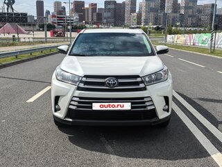 2019 Toyota Highlander III (XU50) Рестайлинг, белый, 4600000 рублей, вид 4