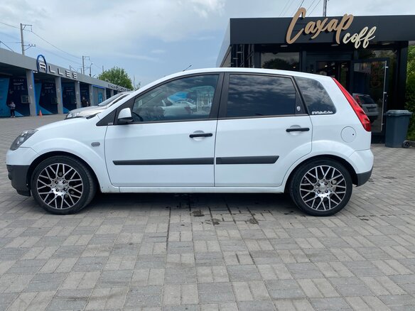2007 Ford Fiesta Mk5, белый, 400000 рублей - вид 8