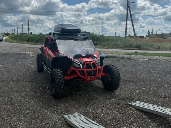 2017 BRP Can-Am Maverick Max 1000, красный, 3200000 рублей
