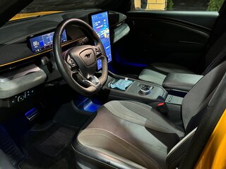 2023 Ford Mustang Mach-E 98 kWh I, жёлтый, 4500000 рублей, вид 5