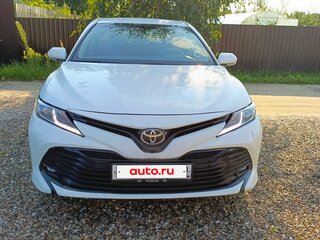2018 Toyota Camry VIII (XV70), белый, 2300000 рублей, вид 1