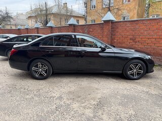 2016 Mercedes-Benz E-Класс 200 V (W213, S213, C238), чёрный, 2350000 рублей, вид 2