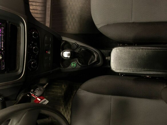 2015 Renault Logan II, чёрный - вид 28