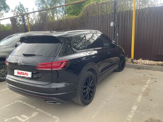 2021 Volkswagen Touareg III, чёрный, 6300000 рублей, вид 2