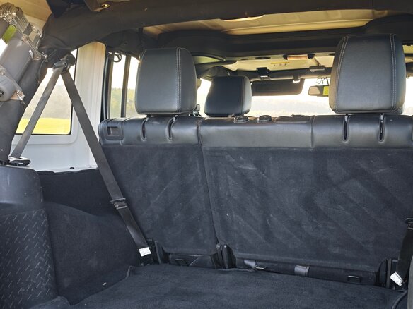 2014 Jeep Wrangler III (JK), чёрный, 4150000 рублей - вид 10