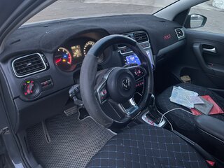 2018 Volkswagen Polo V Рестайлинг, серый, 595000 рублей, вид 2