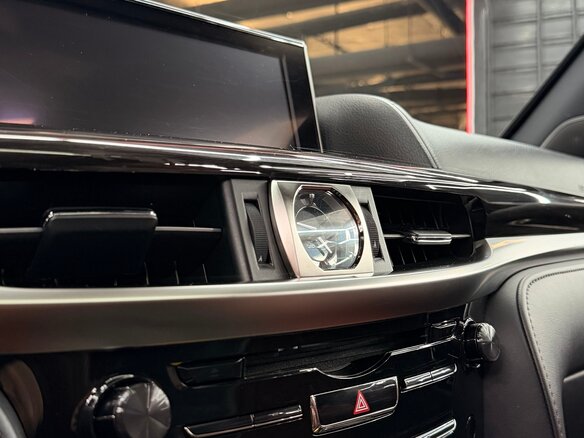 2017 Lexus LX 570 III Рестайлинг 2, белый, 11500000 рублей - вид 15