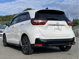 2023 Honda Fit RS IV Рестайлинг, белый, 1330000 рублей, вид 4