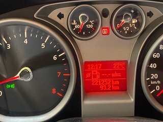 2010 Ford Focus II Рестайлинг, красный, 250000 рублей, вид 3