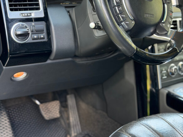 2011 Land Rover Range Rover III Рестайлинг 2, чёрный, 1580000 рублей - вид 6