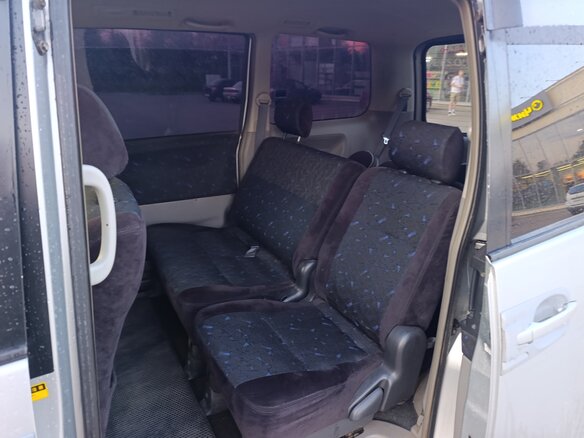 2002 Toyota Voxy I (R60), серый - вид 6