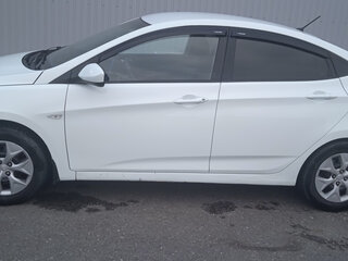 2016 Hyundai Solaris I Рестайлинг, белый, 700000 рублей, вид 3