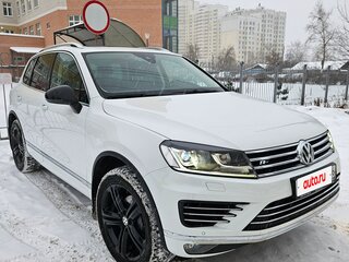 2017 Volkswagen Touareg II Рестайлинг, белый, 3900000 рублей, вид 1