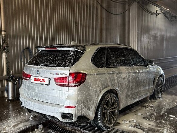2016 BMW X5 M50d III (F15), серебристый, 3300000 рублей - вид 13