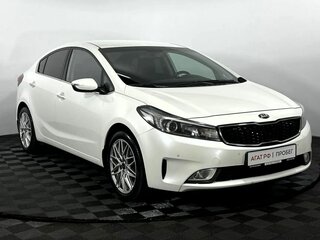 2019 Kia Cerato III Рестайлинг (Classic), белый, 1800000 рублей, вид 4
