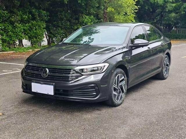 Открыть фотографии: Volkswagen Sagitar III Рестайлинг