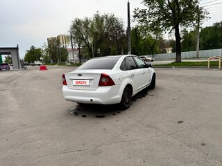 2010 Ford Focus II Рестайлинг, белый, 435000 рублей, вид 5