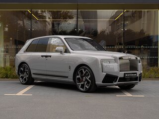 2026 Rolls-Royce Cullinan Black Badge I Рестайлинг (Series II), серый, 65900000 рублей, вид 1