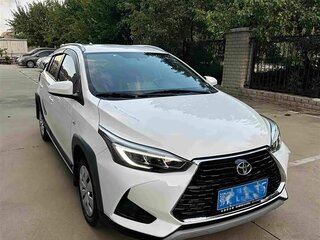 2022 Toyota Yaris L X XP150 Рестайлинг, белый, 1210000 рублей, вид 2