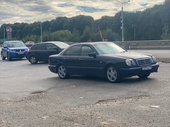 1998 Mercedes-Benz E-Класс 200 II (W210, S210), синий