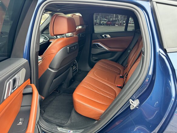 2021 BMW X6 40d III (G06), синий, 9500000 рублей - вид 17