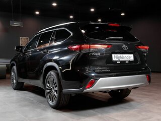 2026 Toyota Highlander IV (XU70), чёрный, 6771000 рублей, вид 4