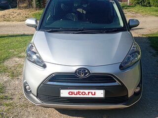 2018 Toyota Sienta II, серебристый, 1390000 рублей, вид 1