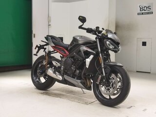 2022 Triumph Street Triple, серый, 882000 рублей, вид 3