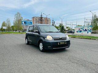 2010 Toyota Sienta I Рестайлинг 1, серый, 719000 рублей, вид 4