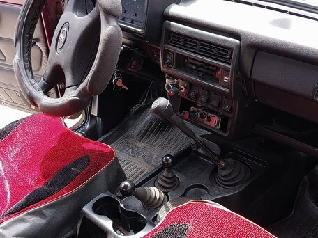 2001 Lada (ВАЗ) 2121 (4x4) I Рестайлинг, пурпурный, 164000 рублей, вид 5