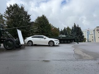 2017 Mazda 6 III (GJ) Рестайлинг, белый, 1980000 рублей, вид 3