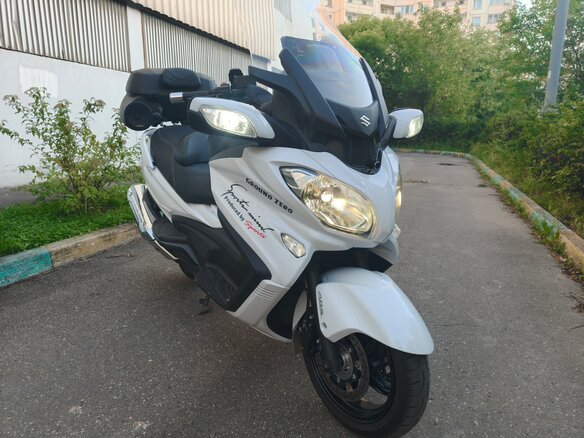 2018 Suzuki Burgman (SkyWave) 650, белый, 980000 рублей - вид 1