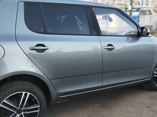 2013 Skoda Fabia II Рестайлинг, серый, 800000 рублей, вид 5