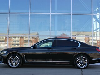 2019 BMW 7 серии Long 730Ld xDrive VI (G11/G12) Рестайлинг, чёрный, 4685000 рублей, вид 4