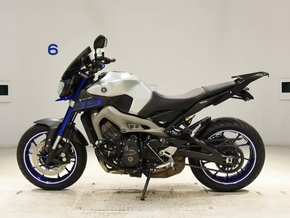 2015 Yamaha MT-09 (FZ-09), серебристый, 710000 рублей - вид 4