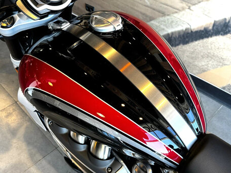2023 Triumph Rocket 3, чёрный, 2850000 рублей, вид 5