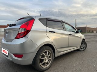 2012 Hyundai Solaris I, серебристый, 685000 рублей, вид 3