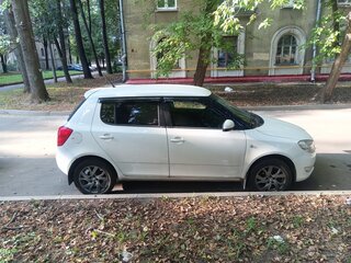 2011 Skoda Fabia II Рестайлинг, белый, 350000 рублей, вид 4