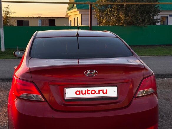 2016 Hyundai Solaris I Рестайлинг, красный - вид 3