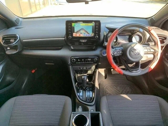 2022 Toyota Yaris IV, чёрный, 959027 рублей - вид 13