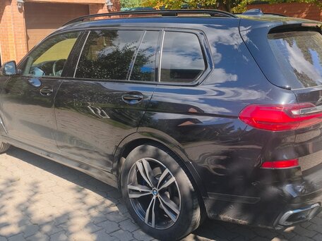 2021 BMW X7 40i I (G07), чёрный, 9280000 рублей, вид 5