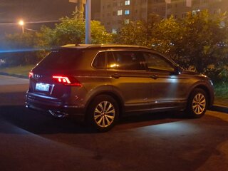 2020 Volkswagen Tiguan II Рестайлинг, серый, 1999000 рублей, вид 4