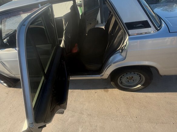 2010 Lada (ВАЗ) 2105, серебристый, 140000 рублей - вид 7