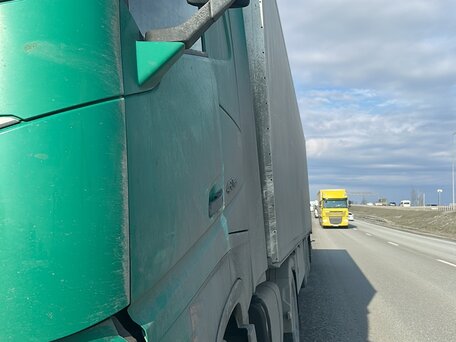2021 Volvo FH 540, зелёный, 9652000 рублей, вид 4
