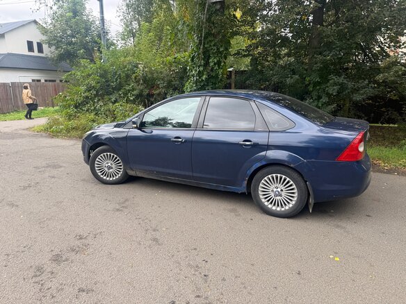 2009 Ford Focus II Рестайлинг, синий, 310000 рублей - вид 1