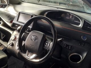 2017 Toyota Sienta II, белый, 1270000 рублей, вид 3