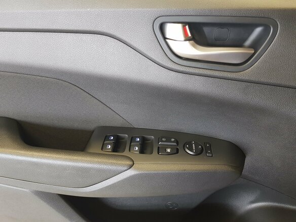 2019 Hyundai Solaris II, красный, 1645000 рублей - вид 12