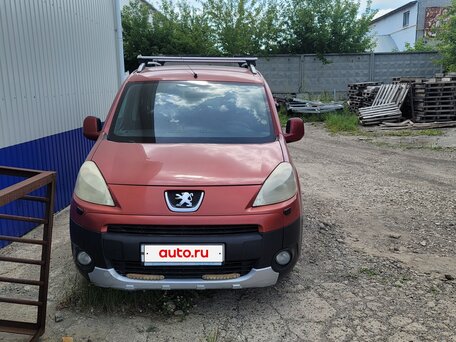 2009 Peugeot Partner II, красный, 480000 рублей, вид 1
