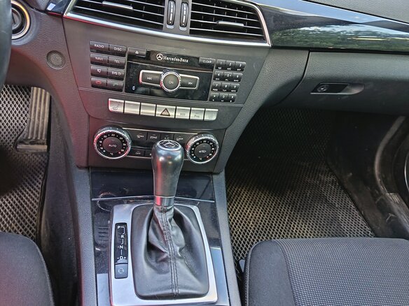 2012 Mercedes-Benz C-Класс 180 BlueEFFICIENCY III (W204) Рестайлинг, белый, 1230000 рублей - вид 13