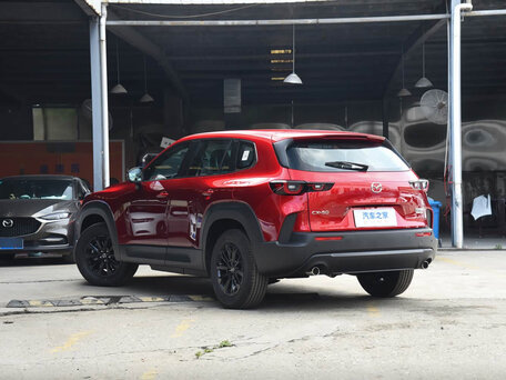 2026 Mazda CX-50, красный, 3149000 рублей, вид 4
